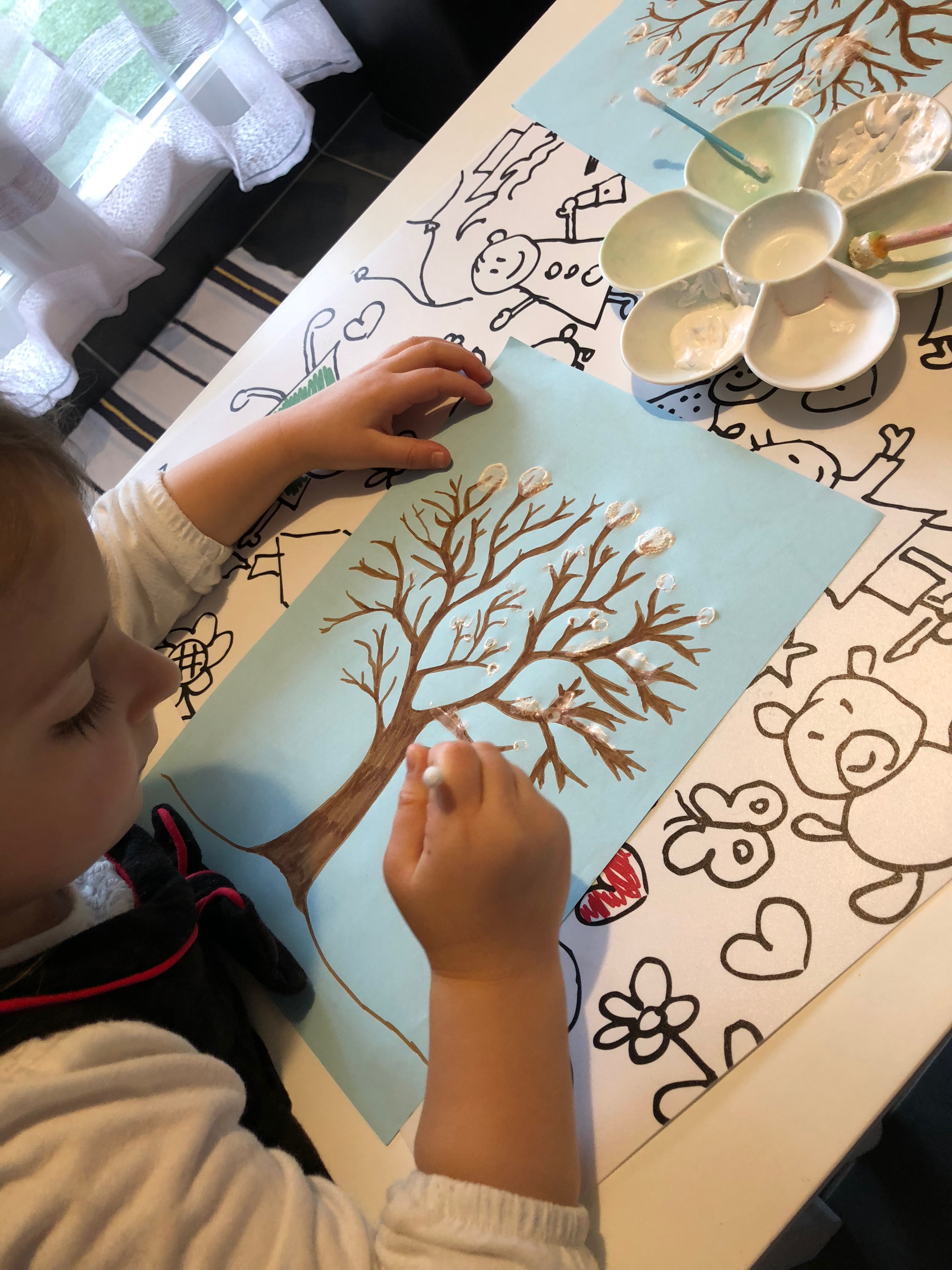 activités sur l'hiver peinture saison arbre ief