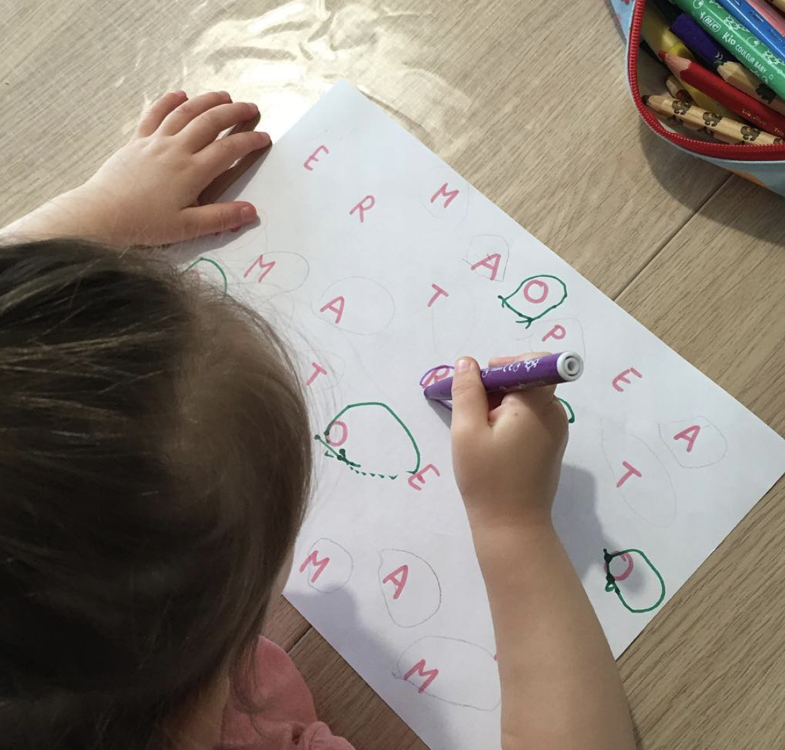 Apprendre à écrire Montessori