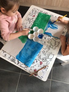 Le petit chaperon rouge peinture ciel et foret
